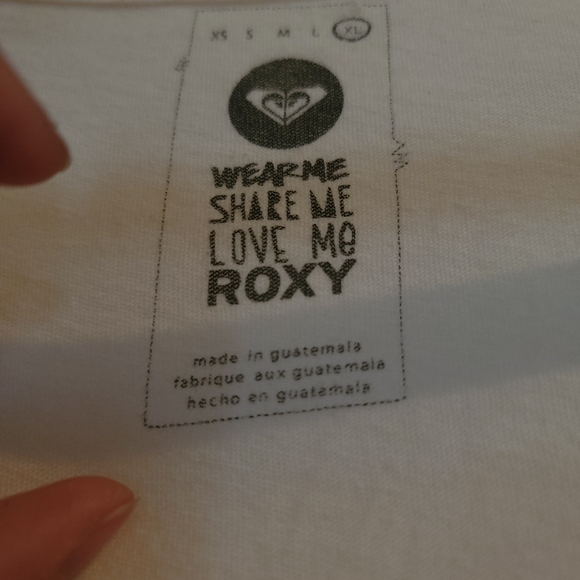 Roxy Tshirt. XL - Picture 4 of 5